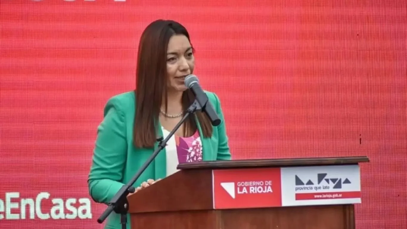 Fotografía de la secretaria de transporte Alcira Brizuela