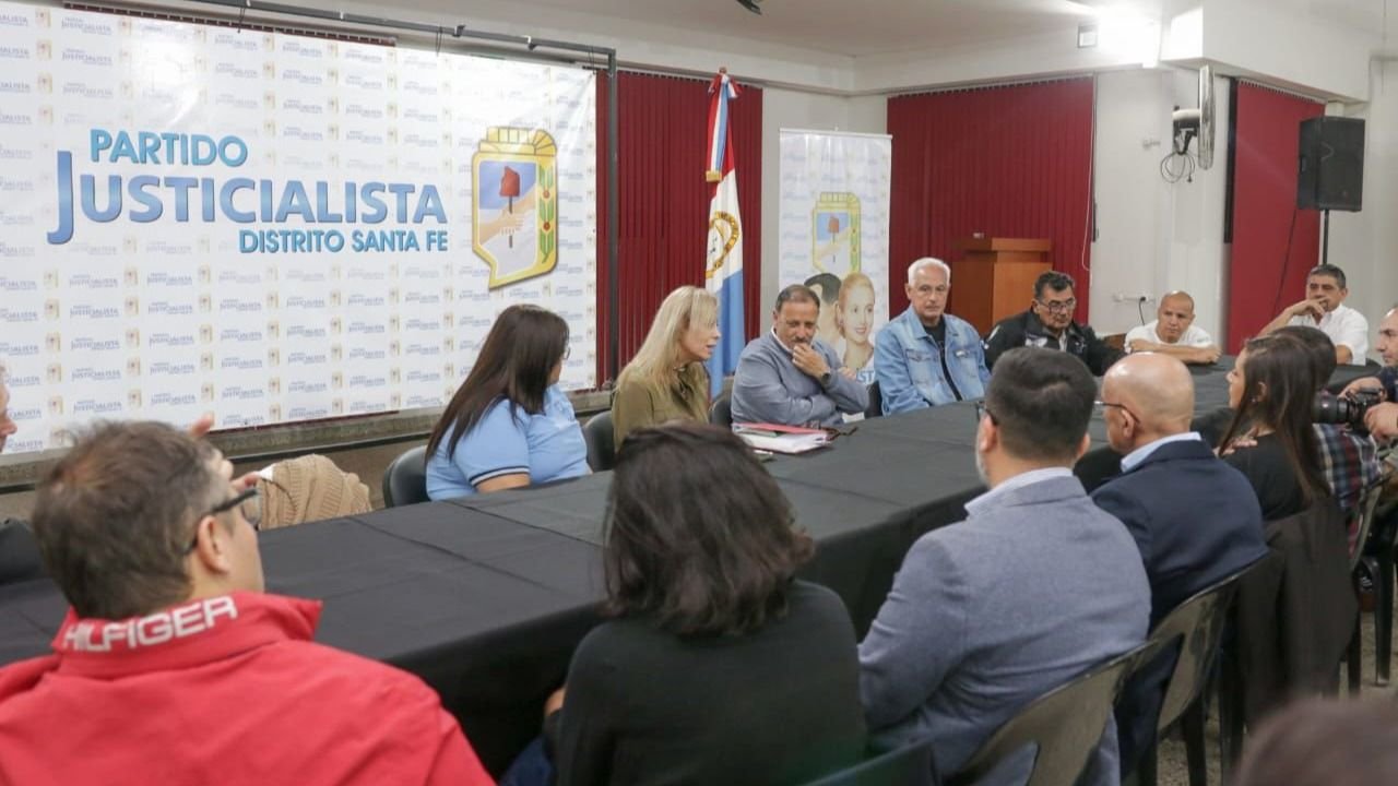 A paso firme: Quintela mantuvo una reunión con gremios en Santa Fe y suma apoyo para presidir el PJ