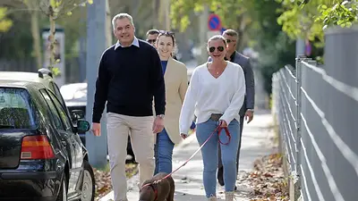 Austria celebra unas reñidas elecciones en las que la extrema derecha aspira a victoria histórica Austria celebra unas reñidas elecciones en las que la extrema derecha aspira a victoria histórica