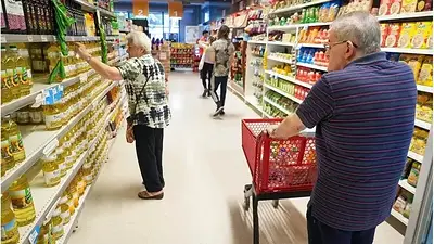 Un estudio de la UCSF detalló la problemática social del sobreendeudamiento que se vive en Santa Fe. Un estudio de la UCSF detalló la problemática social del sobreendeudamiento que se vive en Santa Fe.
