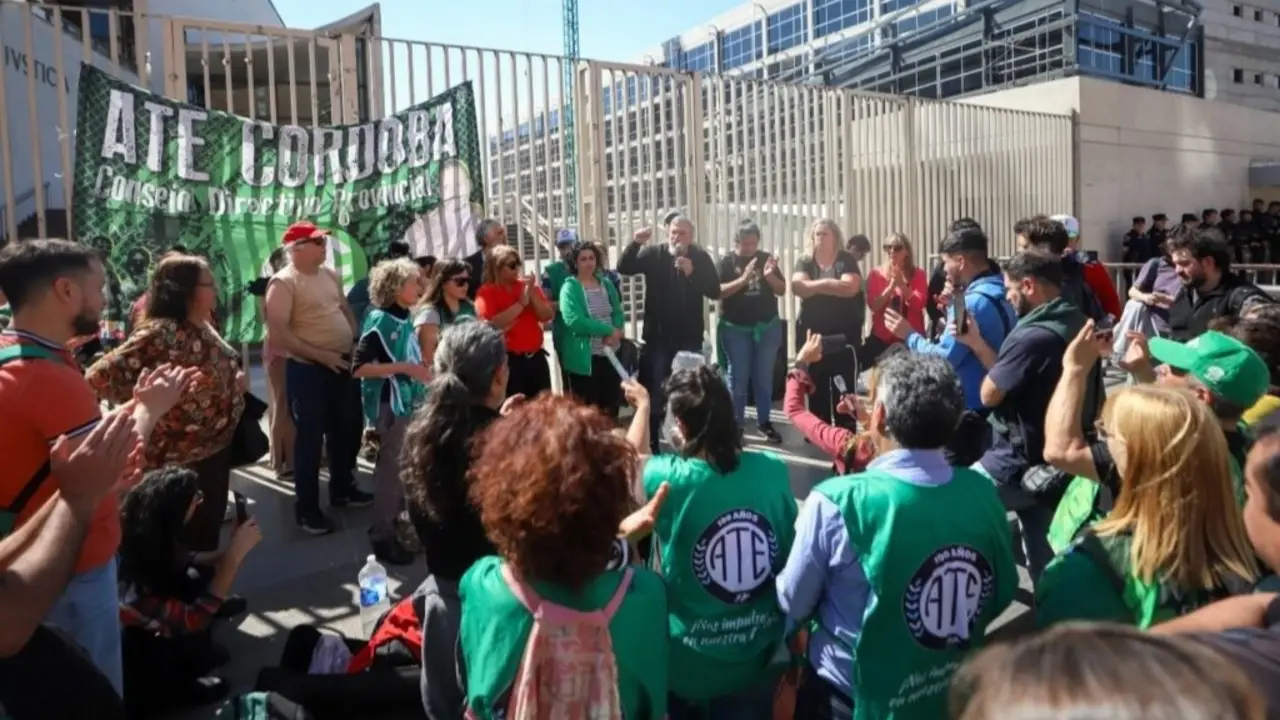 Movilización y acampe: ATE convocó a un paro nacional por la detención del secretario general de Córdoba