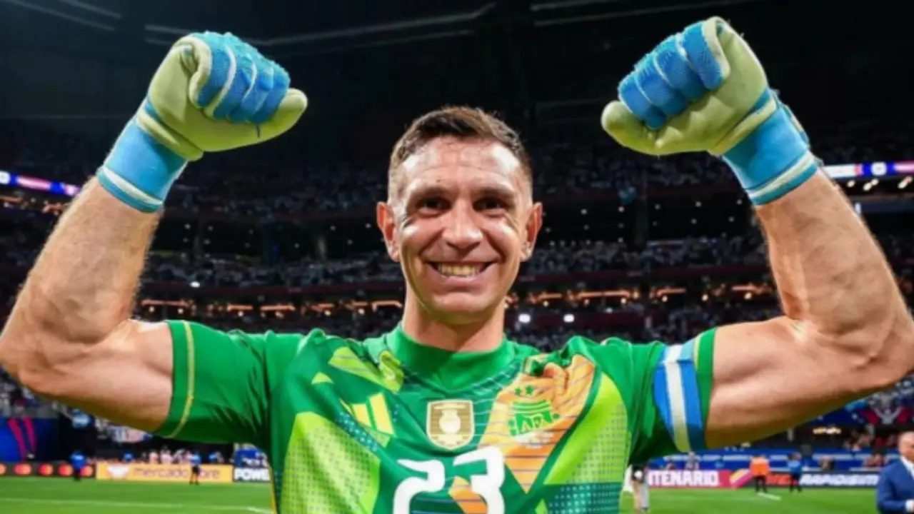 La altura de Dibu Martínez: cuánto mide el histórico arquero de la Selección Argentina