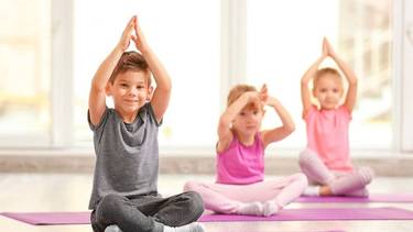 Yoga para niños: los beneficios que esta práctica tiene para los menores