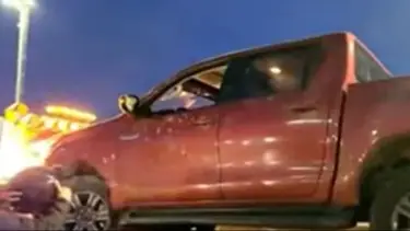 Intentó atropellar a policías durante una persecución: choque y un detenido en la autopista Cámpora