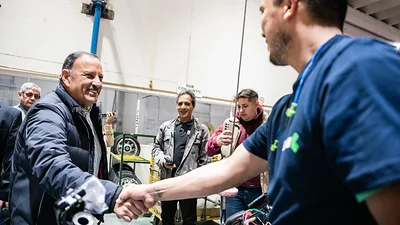 "Destruye lo que nos hace grandes": en el día de la industria, Quintela cruzó a Milei y defendió la matriz productiva del país "Destruye lo que nos hace grandes": en el día de la industria, Quintela cruzó a Milei y defendió la matriz productiva del país