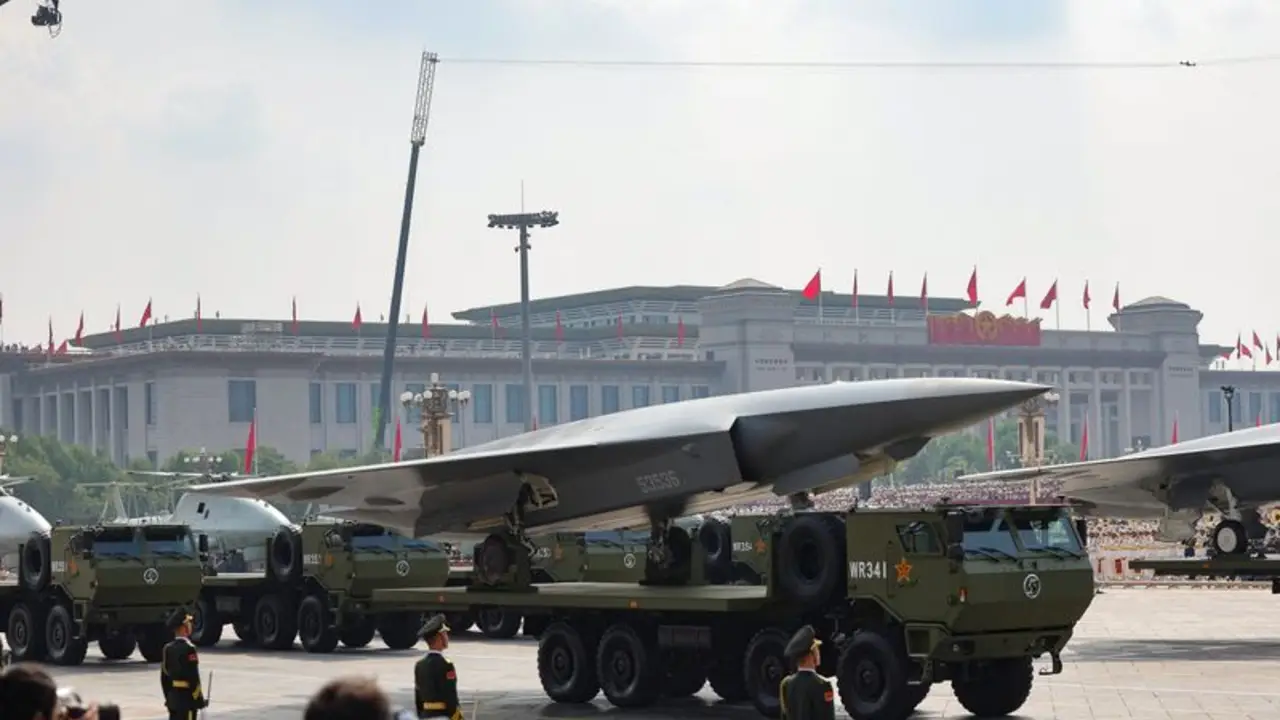 China exhibe su poder en un desfile militar junto a Putin y Kim Jong-un
