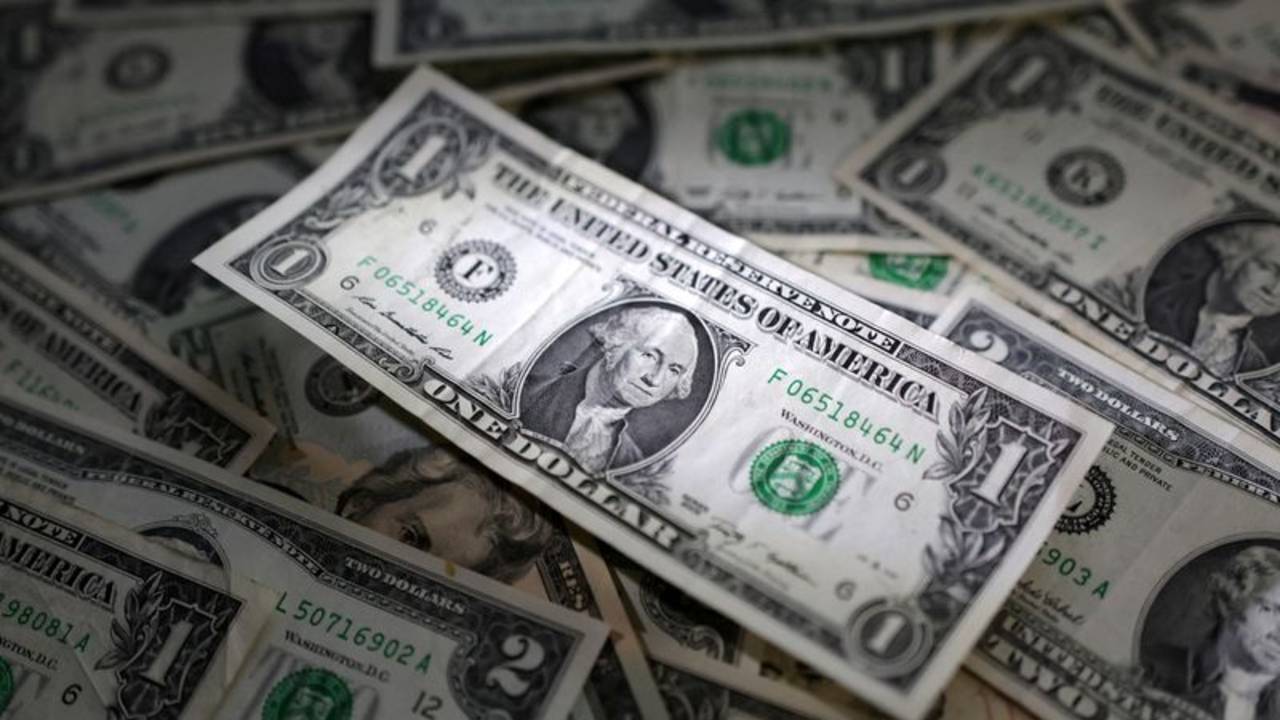 Los bancos centrales deben reunir reservas en dólares, mientras se cuestiona la ayuda de la Fed