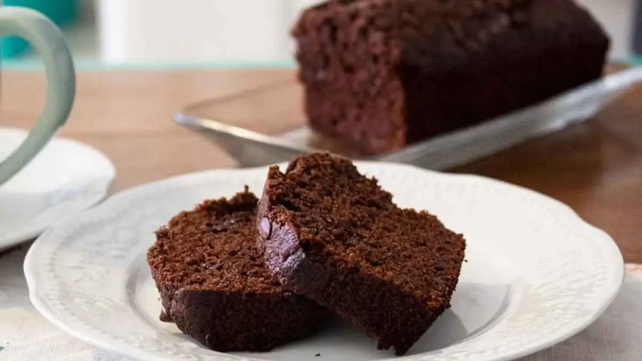 Cómo es la receta del budín de café y chocolate. 