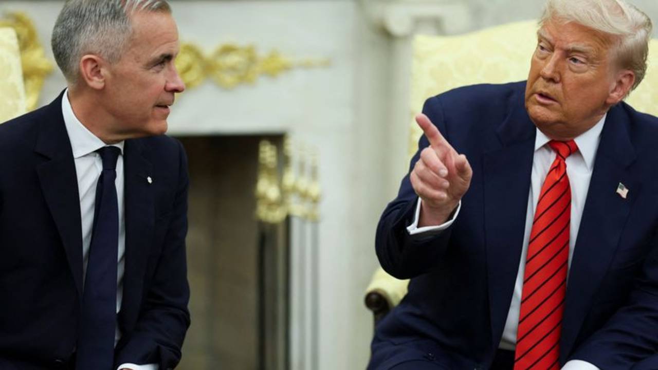 Primer ministro canadiense dice que habló con Trump el lunes, califica conversación de buena