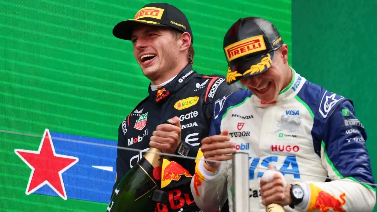 Max Verstappen e Isack Hadjar en el podio de Países Bajos