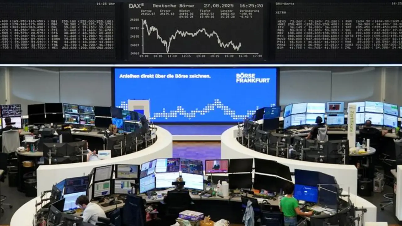 Las bolsas europeas estables al calmarse temores en bonos mientras caen acciones de aerolíneas