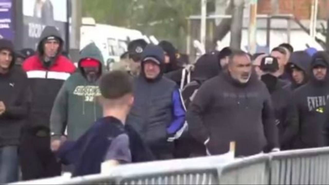Los Borrachos de Milei: identifican a barras de River en el acto de Moreno