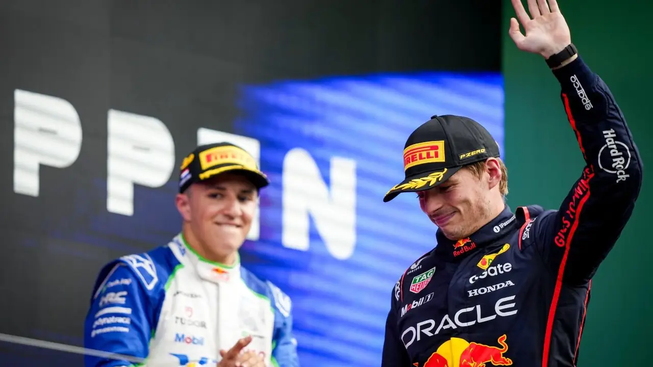 Isack Hadjar y Max Verstappen.