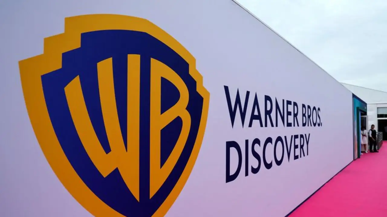 Warner Bros Discovery demanda al generador de fotos Midjourney por robar Superman y Scooby-Doo
