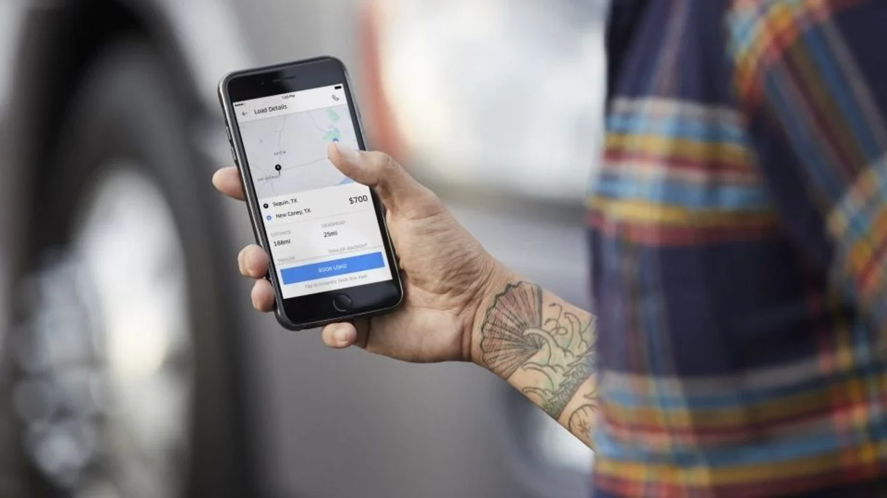 Uber quiere comprar PedidosYa: los trabajadores denuncian monopolio y riesgos por mayor precarización