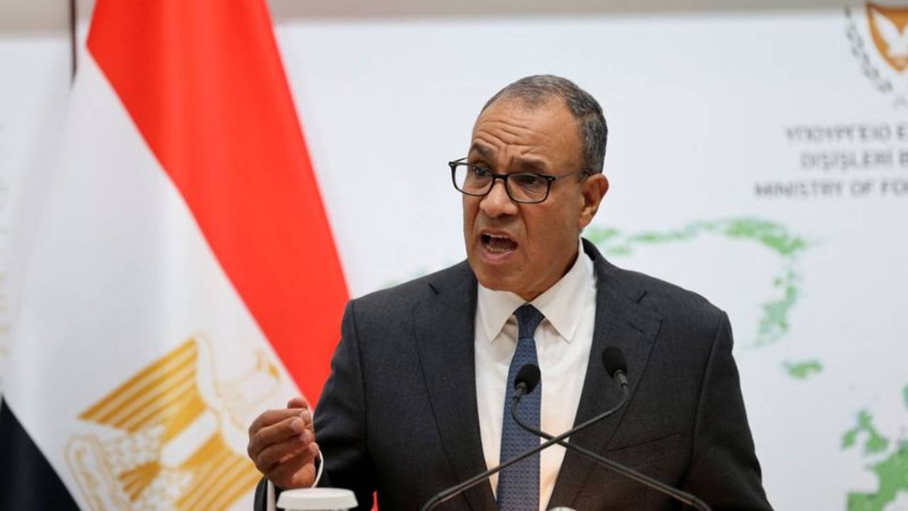 Egipto promete bloquear los desplazamientos palestinos y endurece su retórica sobre Gaza