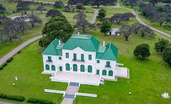 El Gran Castillo de estilo francés escondido en un bosque pampeano | Turismo
