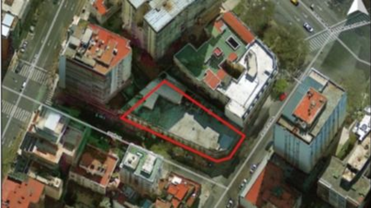 Milei remata inmuebles para favorecer negocios y juntar dólares para el FMI