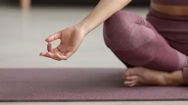Muchos tienen una colchoneta de yoga, pero pocos saben la verdadera forma de usarla