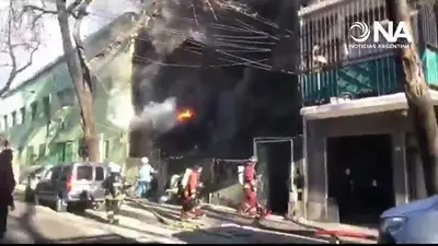 Incendio fatal en La Boca: murió un hombre y hay ocho heridos Incendio fatal en La Boca: murió un hombre y hay ocho heridos