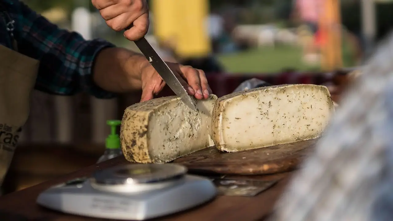 Escapada al pueblito histórico que celebra el Festival del Queso: ¿cuándo y dónde es?