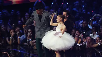 Ariana Grande y Lady Gaga se llevan los máximos galardones en los premios VMA de la MTV Ariana Grande y Lady Gaga se llevan los máximos galardones en los premios VMA de la MTV