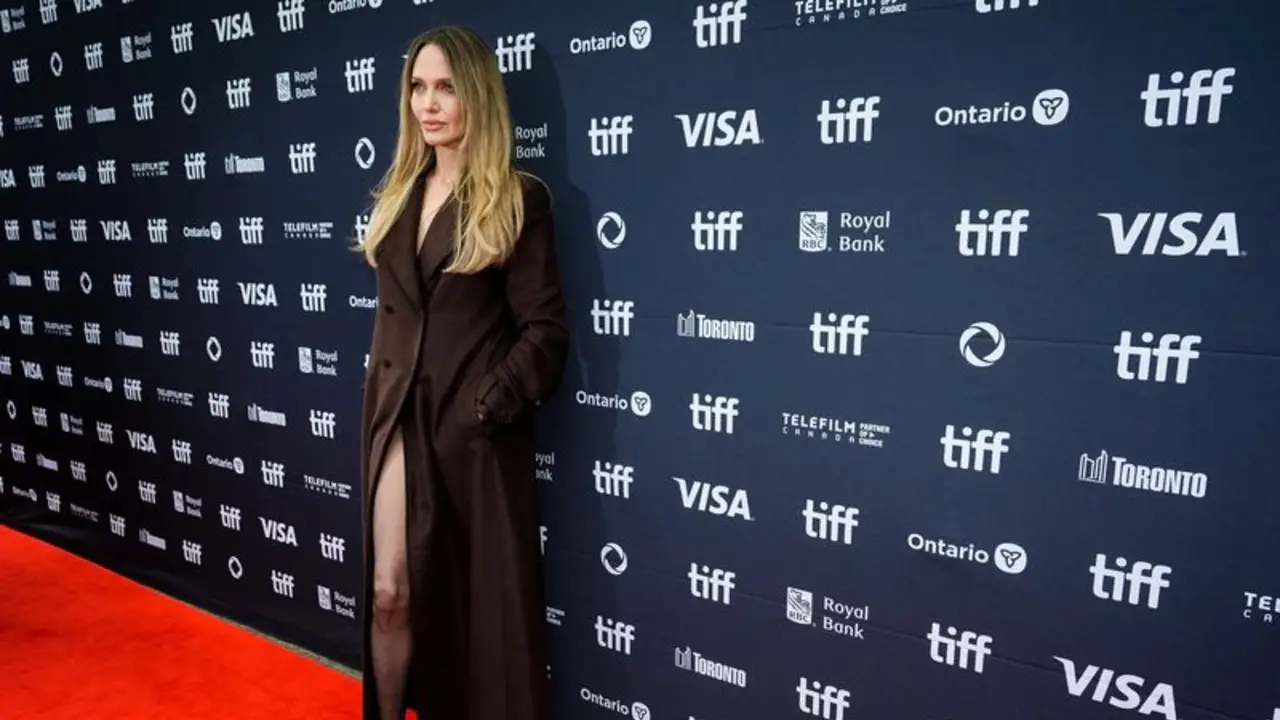 Angelina Jolie reflexiona sobre el cáncer en su familia antes del estreno de "Couture"