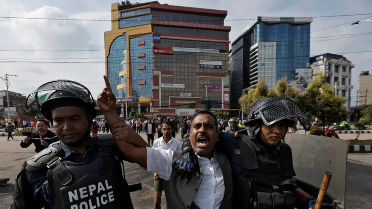 Nepal levanta el bloqueo de las redes sociales tras las protestas contra la corrupción