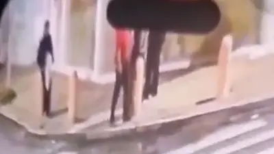 La mataron mientras ayudaba a una desconocida: así fue el ataque a una joven en un boliche en Tandil La mataron mientras ayudaba a una desconocida: así fue el ataque a una joven en un boliche en Tandil