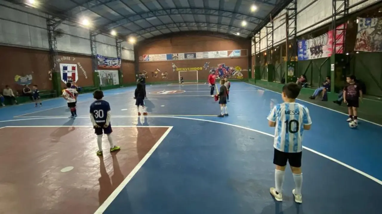 El Gobierno da 90 días a clubes de barrio para no quitarle subsidios