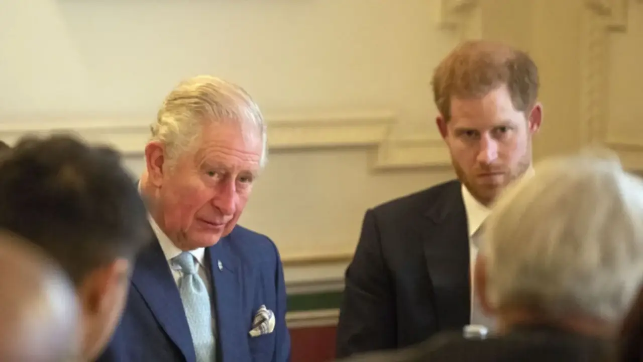 Impacto en la realeza británica por lo que supo: ¿se viene reunión entre Carlos III y el príncipe Harrry?