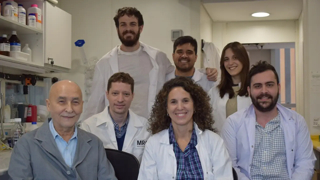 El equipo completo liderado por el Dr. Barrantes (izquierda, abajo). 