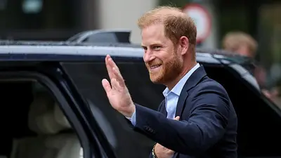 El príncipe Harry visita Ucrania con una organización benéfica de rehabilitación El príncipe Harry visita Ucrania con una organización benéfica de rehabilitación