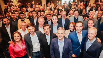 Gobernadores de Provincias Unidas fulminan a Milei por poner su "tercera línea" a negociar Gobernadores de Provincias Unidas fulminan a Milei por poner su "tercera línea" a negociar