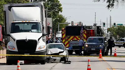 Agente del ICE mata a un hombre en un suburbio de Chicago durante un intento de detención Agente del ICE mata a un hombre en un suburbio de Chicago durante un intento de detención