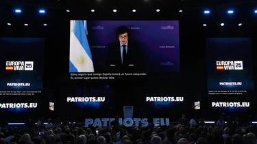 Javier Milei defendió su gestión en un acto de Vox: "Uñas y dientes"