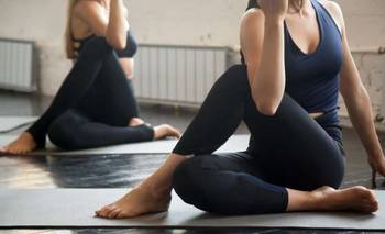 Inflamación abdominal: posturas de yoga fáciles de hacer en casa  | Salud