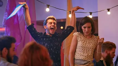 Netflix apuesta a todo: sumó el tanque británico de humor mordaz Netflix apuesta a todo: sumó el tanque británico de humor mordaz