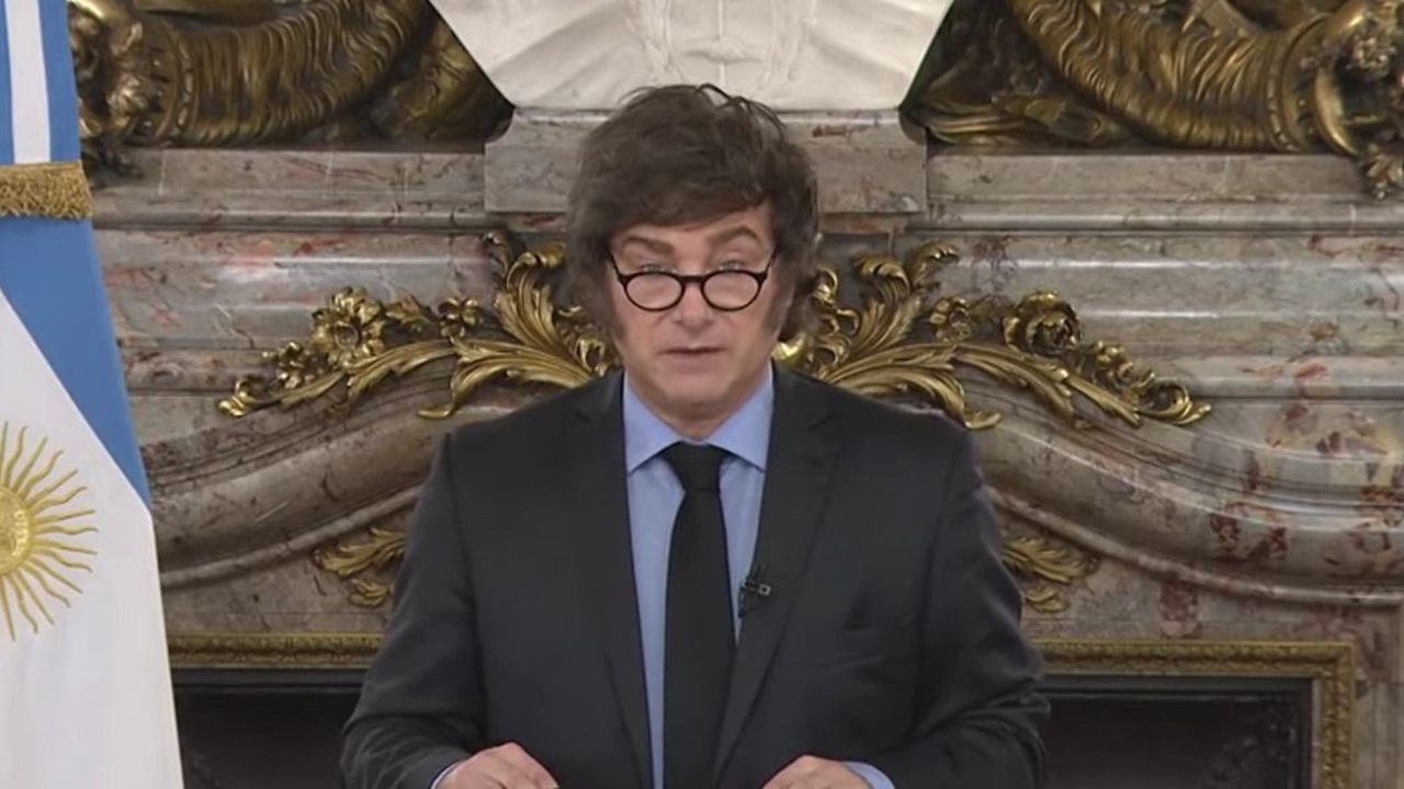 Milei "confesó" en el Presupuesto 2026 que se le van a ir casi 20.000 millones de dólares