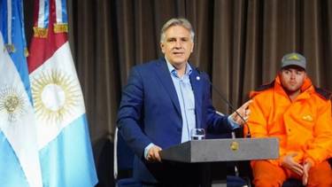 Llaryora apuntó contra Milei por el ajuste y la falta de obras en el país: "Afuera del sistema"