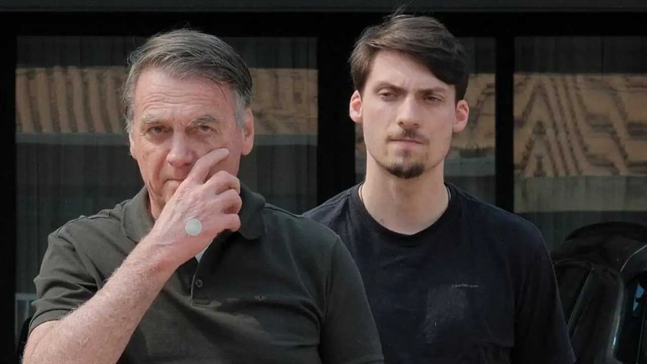Bolsonaro es llevado a un hospital en Brasilia tras sentirse mal, dice su hijo