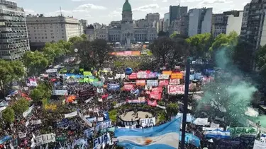 En medio de una mega marcha, el Congreso trata universidades y Garrahan