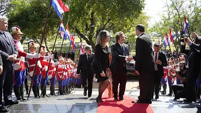 Milei celebró el modelo económico paraguayo que rompe la industria local Milei celebró el modelo económico paraguayo que rompe la industria local