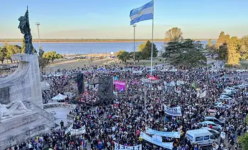 Rosario sale a las calles contra los vetos de Milei y en defensa de la educación pública | Marcha federal universitaria