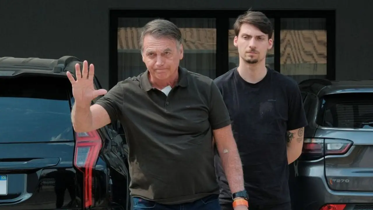Expresidente brasileño Bolsonaro recibe alta hospitalaria, análisis muestra un tipo precoz de cáncer de piel