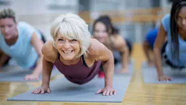 El ejercicio físico para hacer después de los 50, cuando ya se pierde un 2% de masa muscular anual