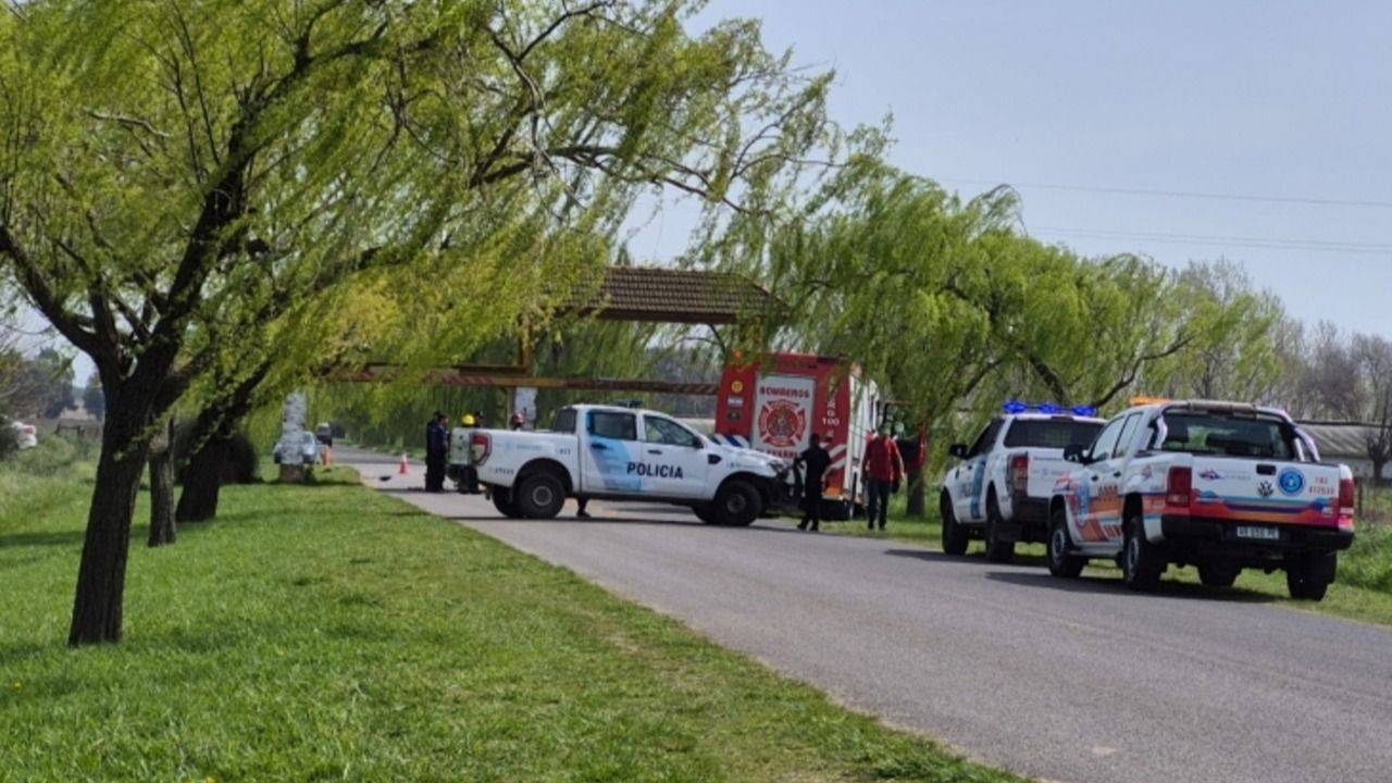 Murieron una mujer y una niña en un trágico choque y otro menor está grave