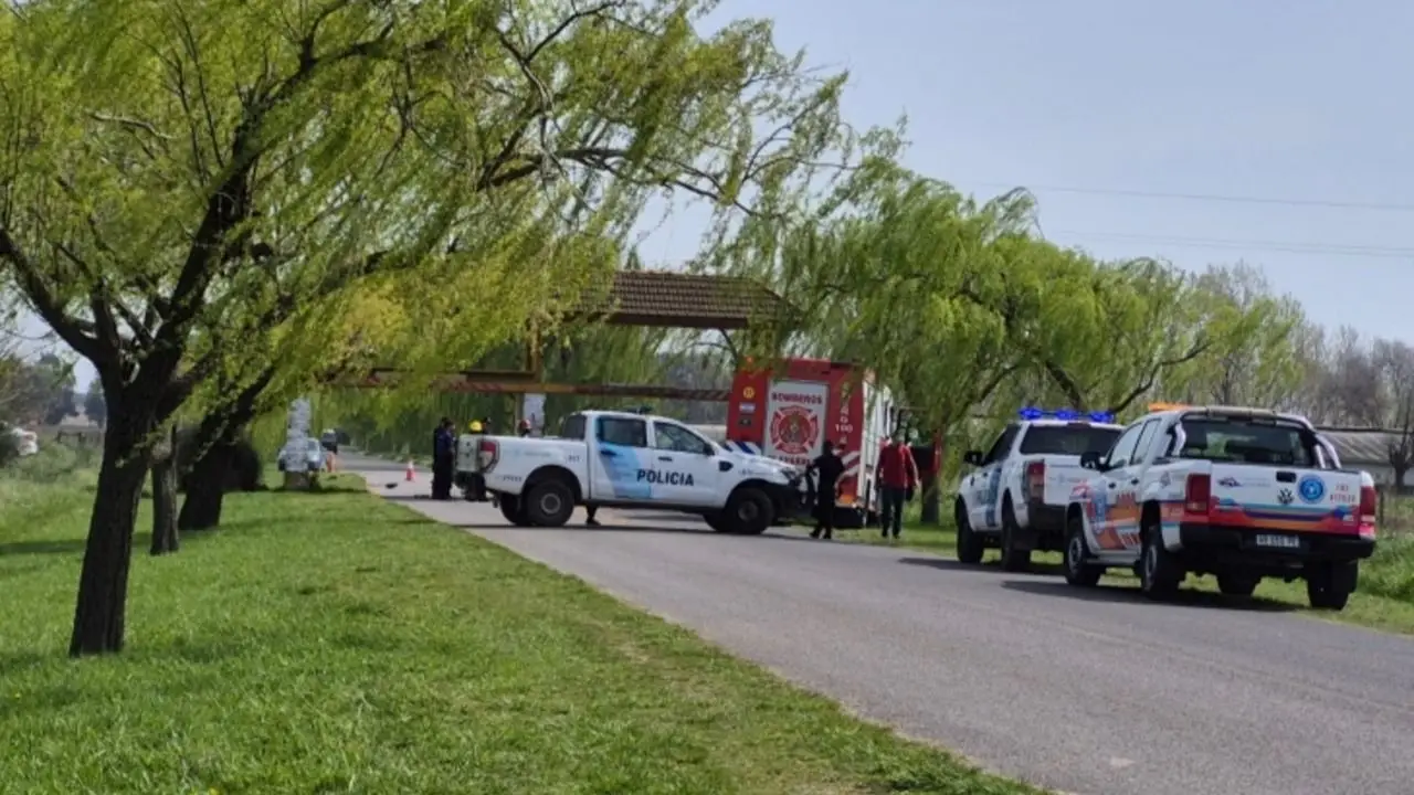 Murieron una mujer y una niña en un trágico choque y otro menor está grave