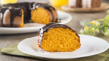 La receta fácil y económica del bizcocho de chocolate y zanahoria para el desayuno