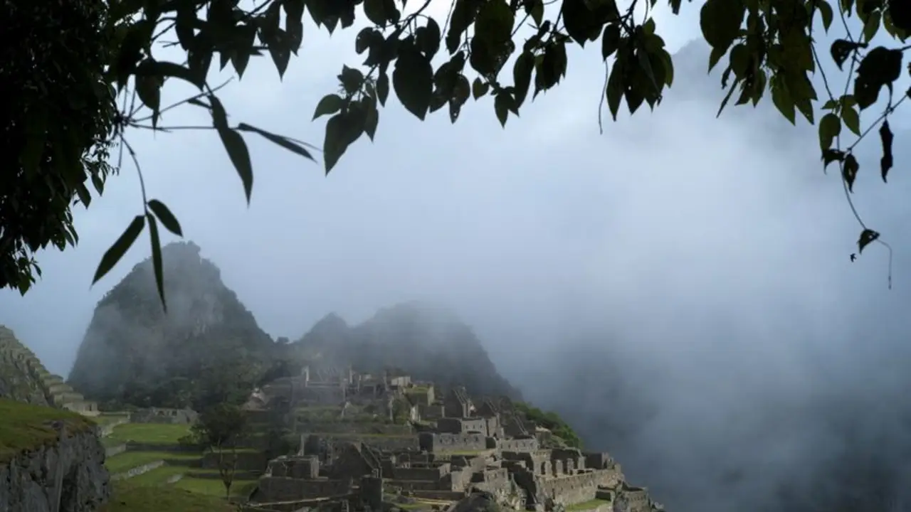 Tren hacia Machu Picchu de Perú reinicia servicio por una tregua de las protestas